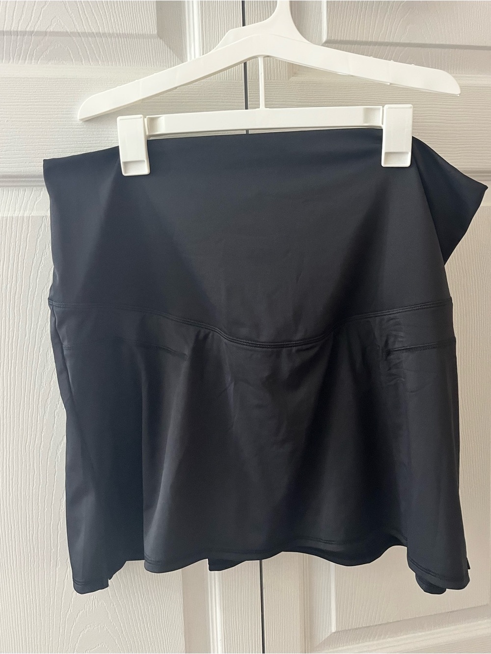 NWOT Old Navy Maternity Black Athletic Skort with Built-In Shorts